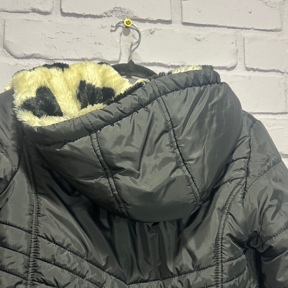 NWOT Madden Girl Kids Heart Pattern Fleece Jacket - Black and Cream size 14/16 - Picture 15 of 16